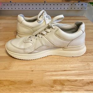 O by Everlane "The Trainer" off white sneakers